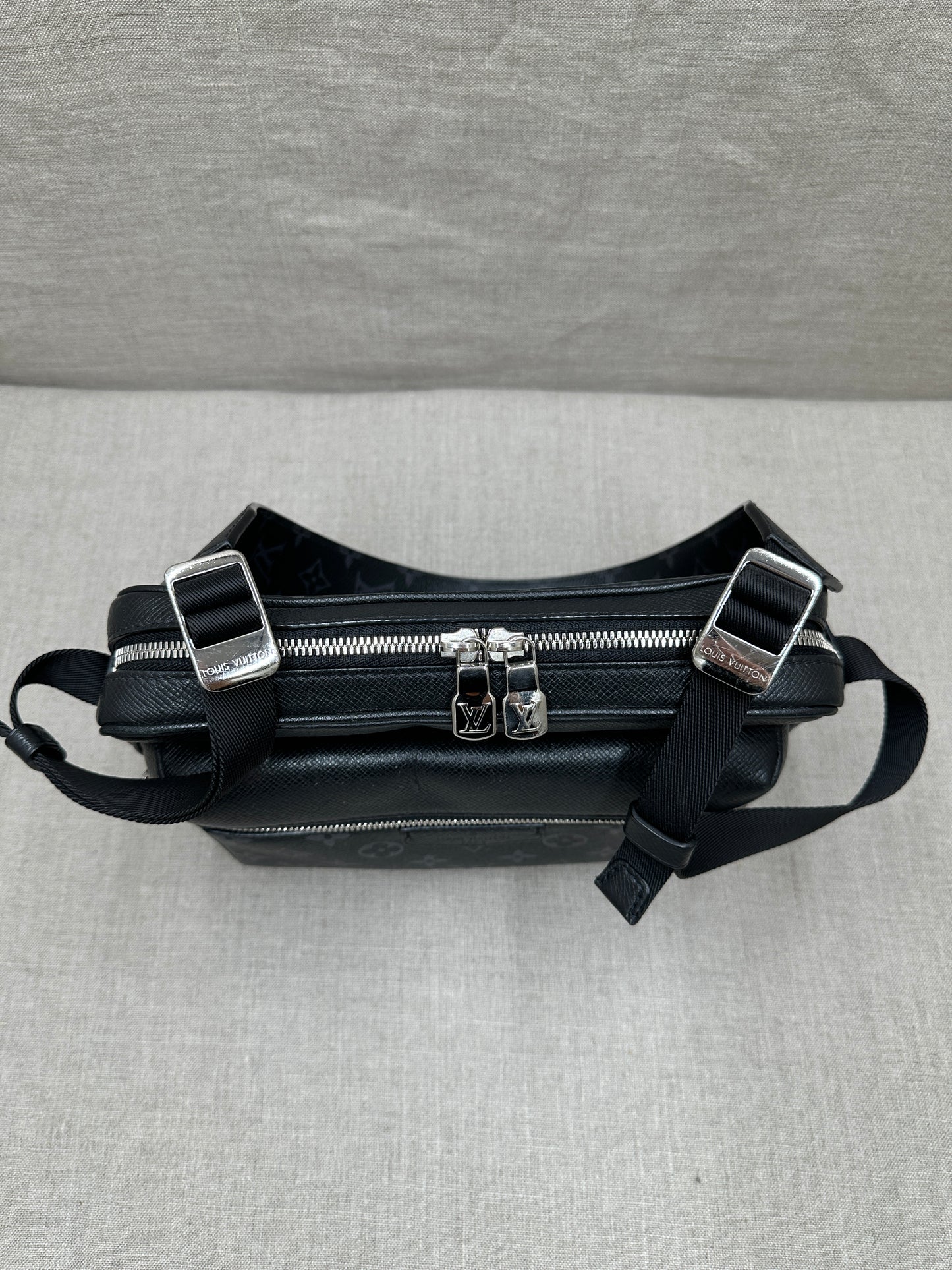 Louis Vuitton Taigarama Outdoor Messenger