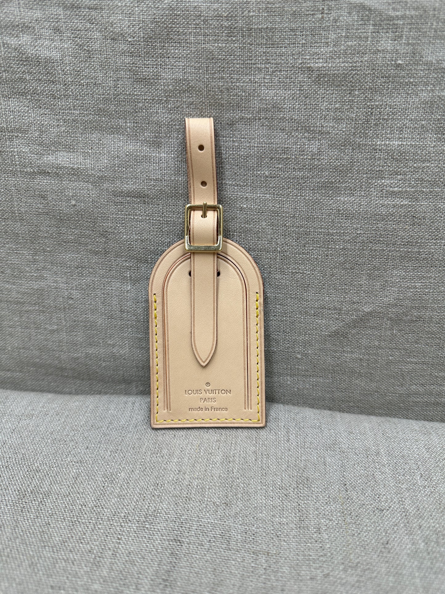 Louis Vuitton adress Tag
