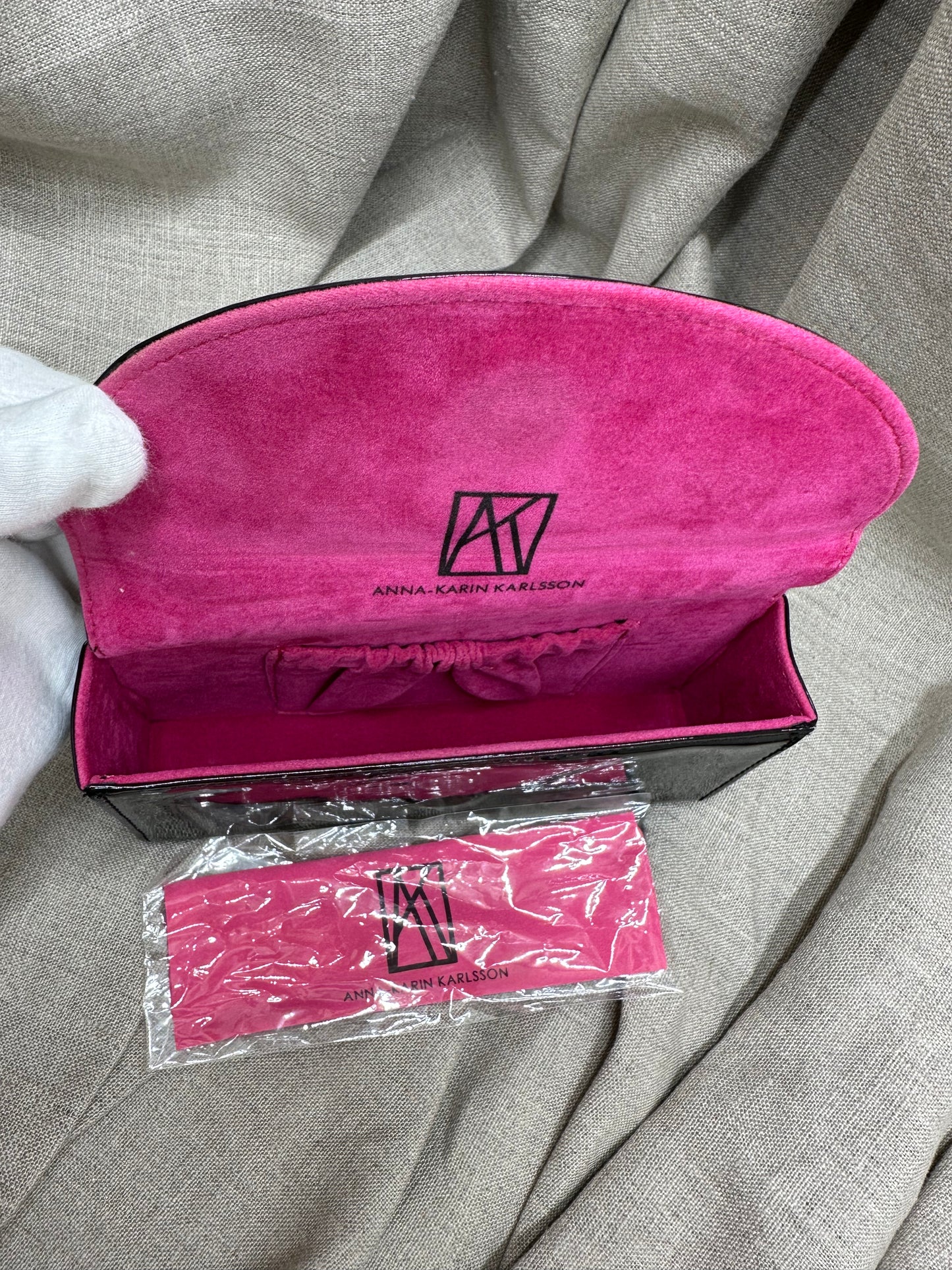 Anna-Karin Karlsson "Mourning for Miss Blow"