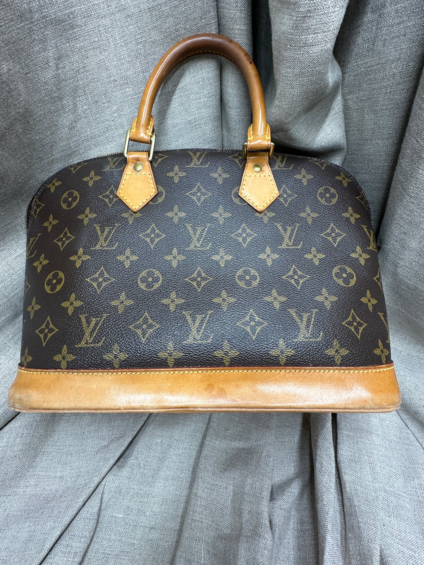 Louis Vuitton Alma MM