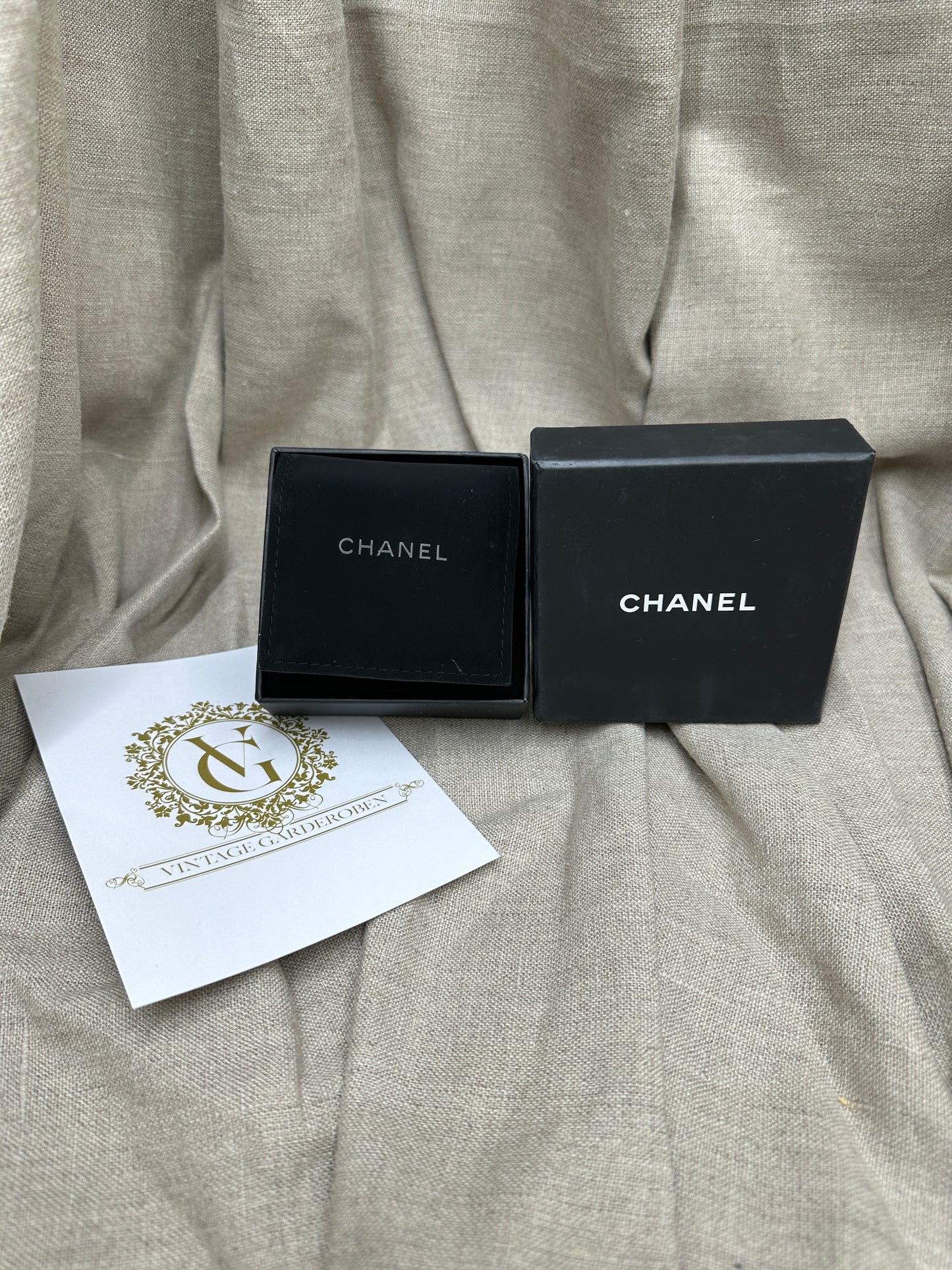 Chanel brosch