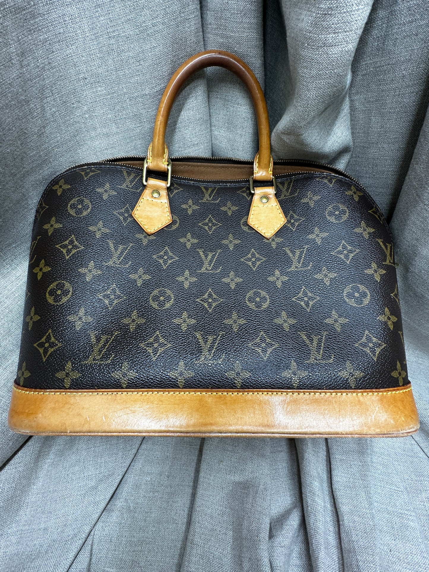 Louis Vuitton Alma MM