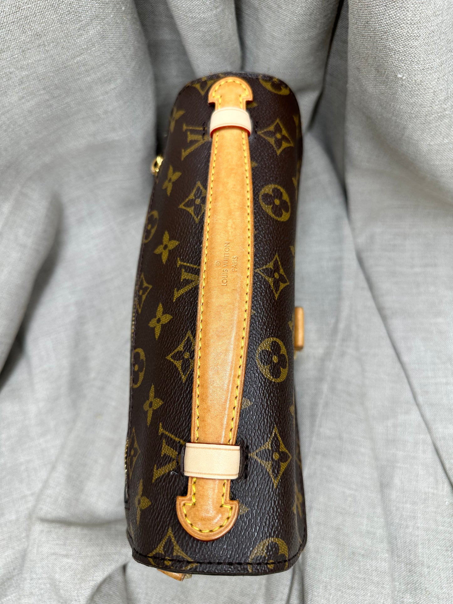 Louis Vuitton Pochette Métis Monogram