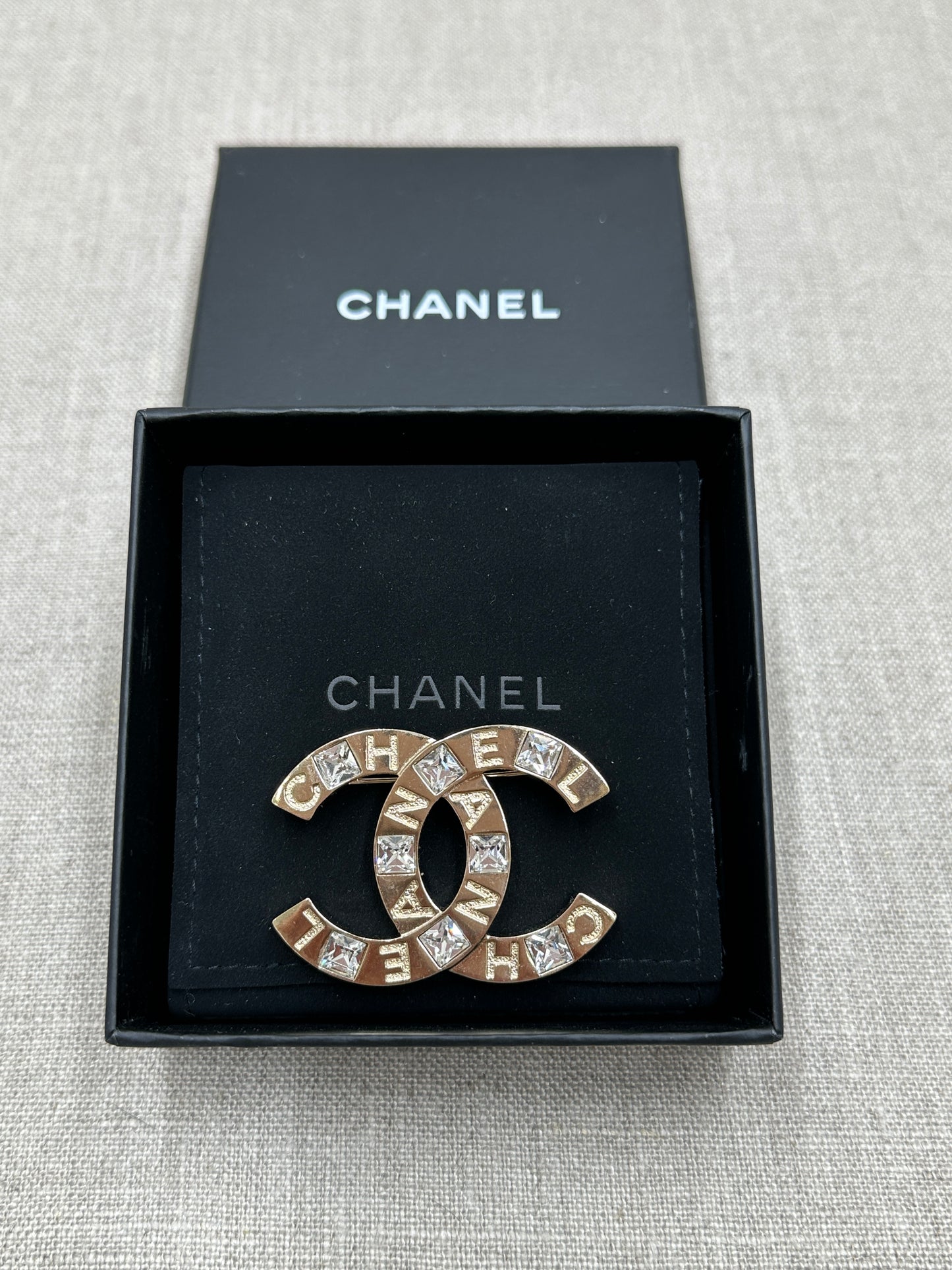 Chanel brosch Crystal