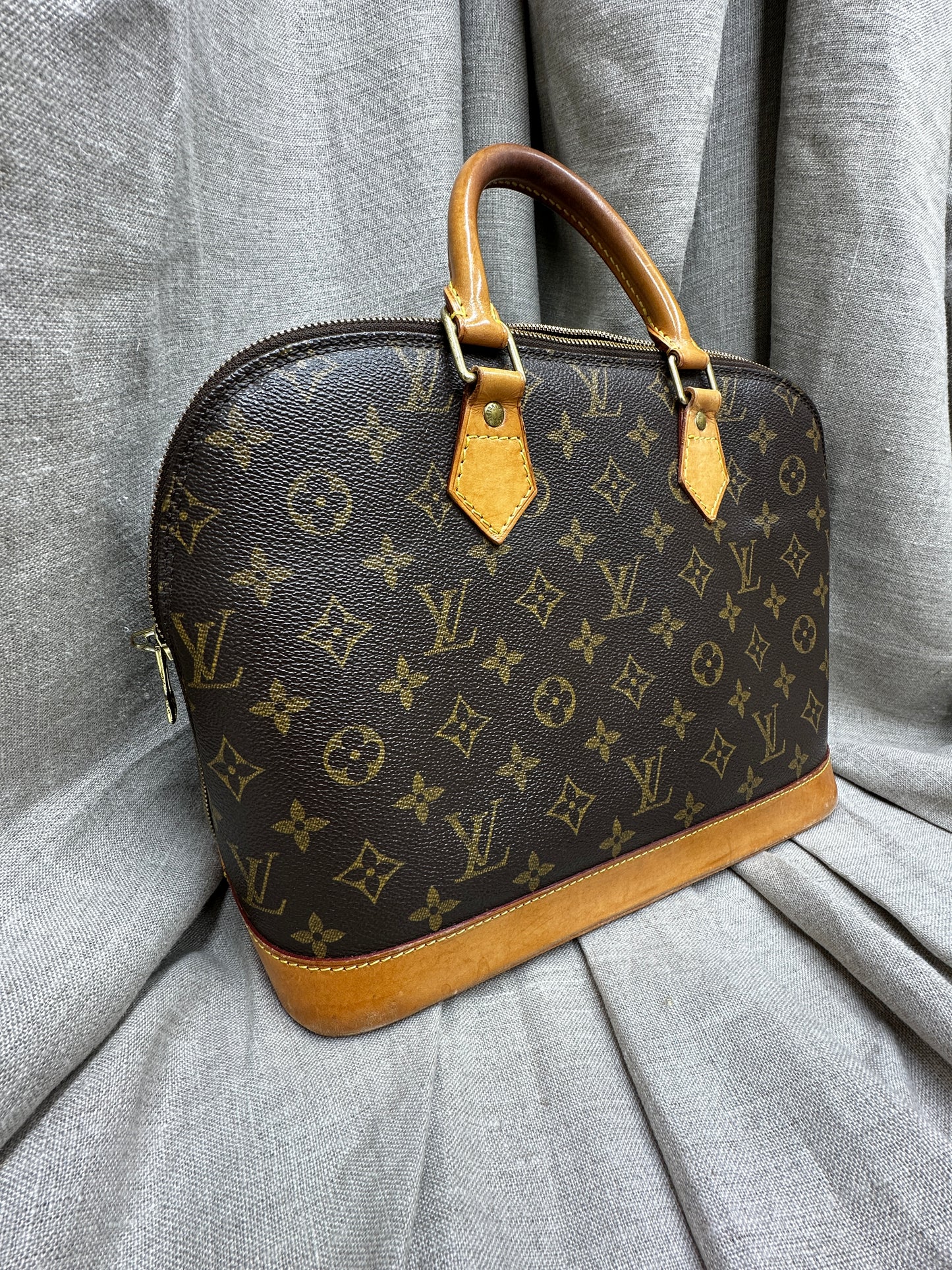 Louis Vuitton Alma MM