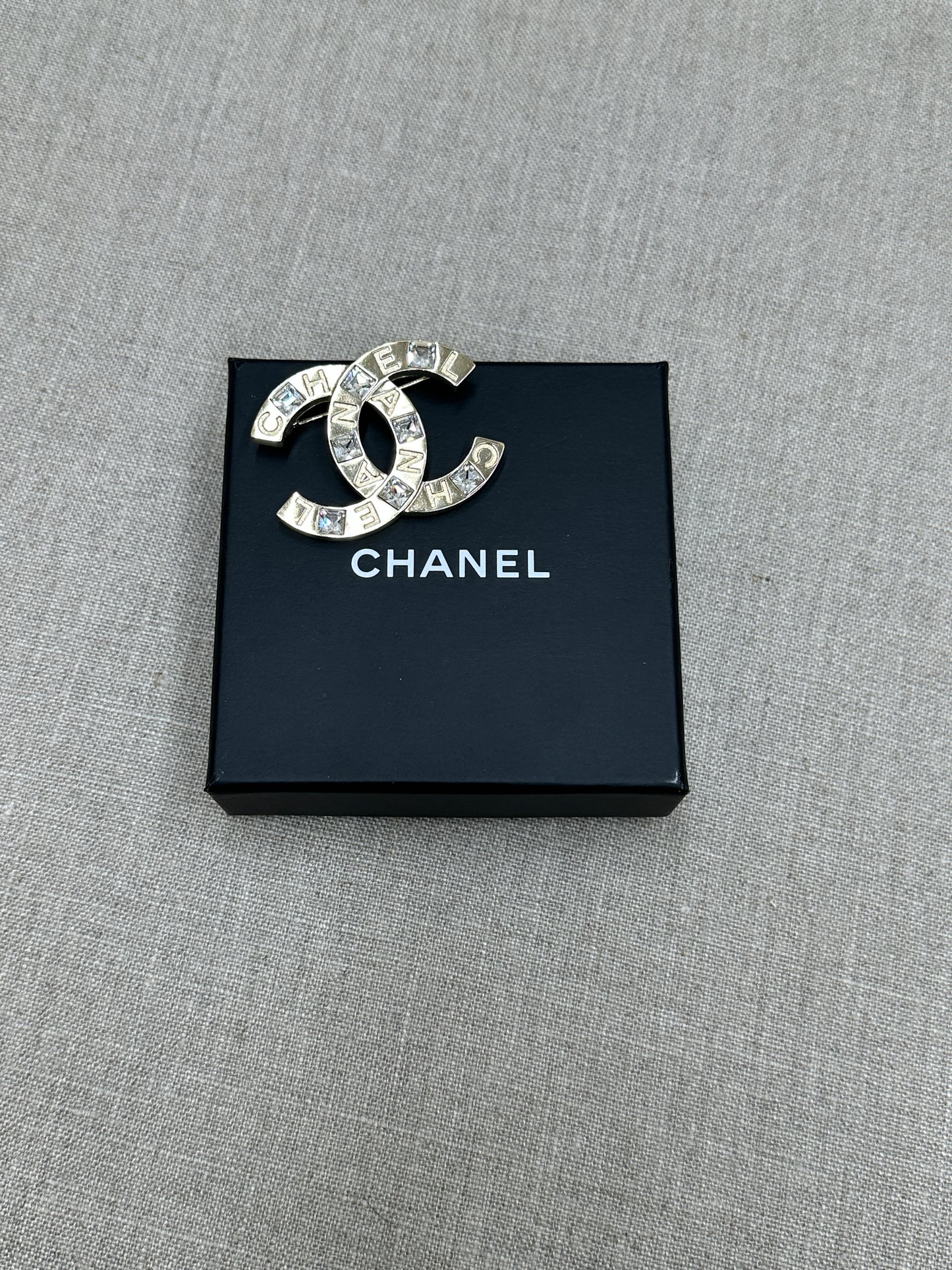 Chanel brosch Crystal