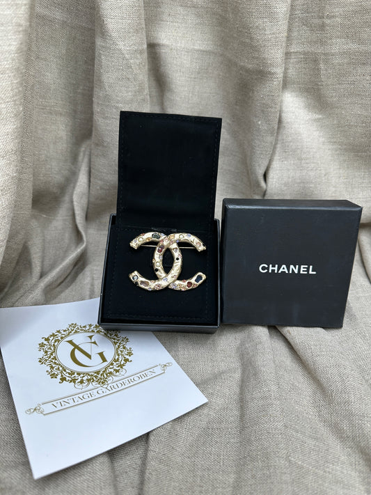 Chanel brosch