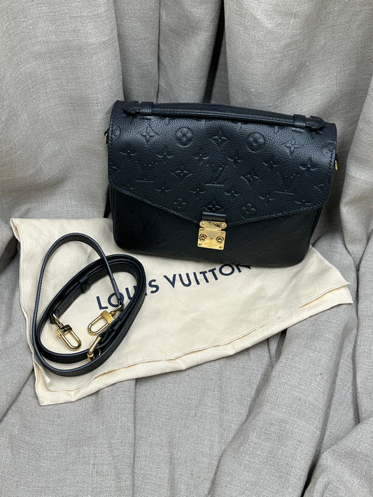 Louis Vuitton Pochette Métis Black