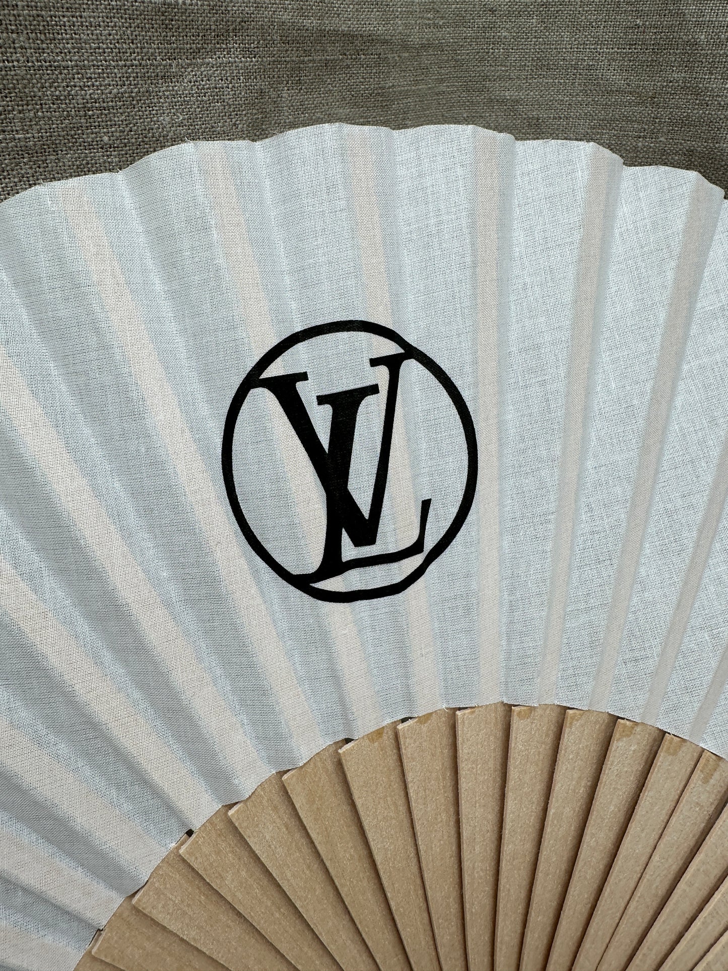 Louis Vuitton solfjäder