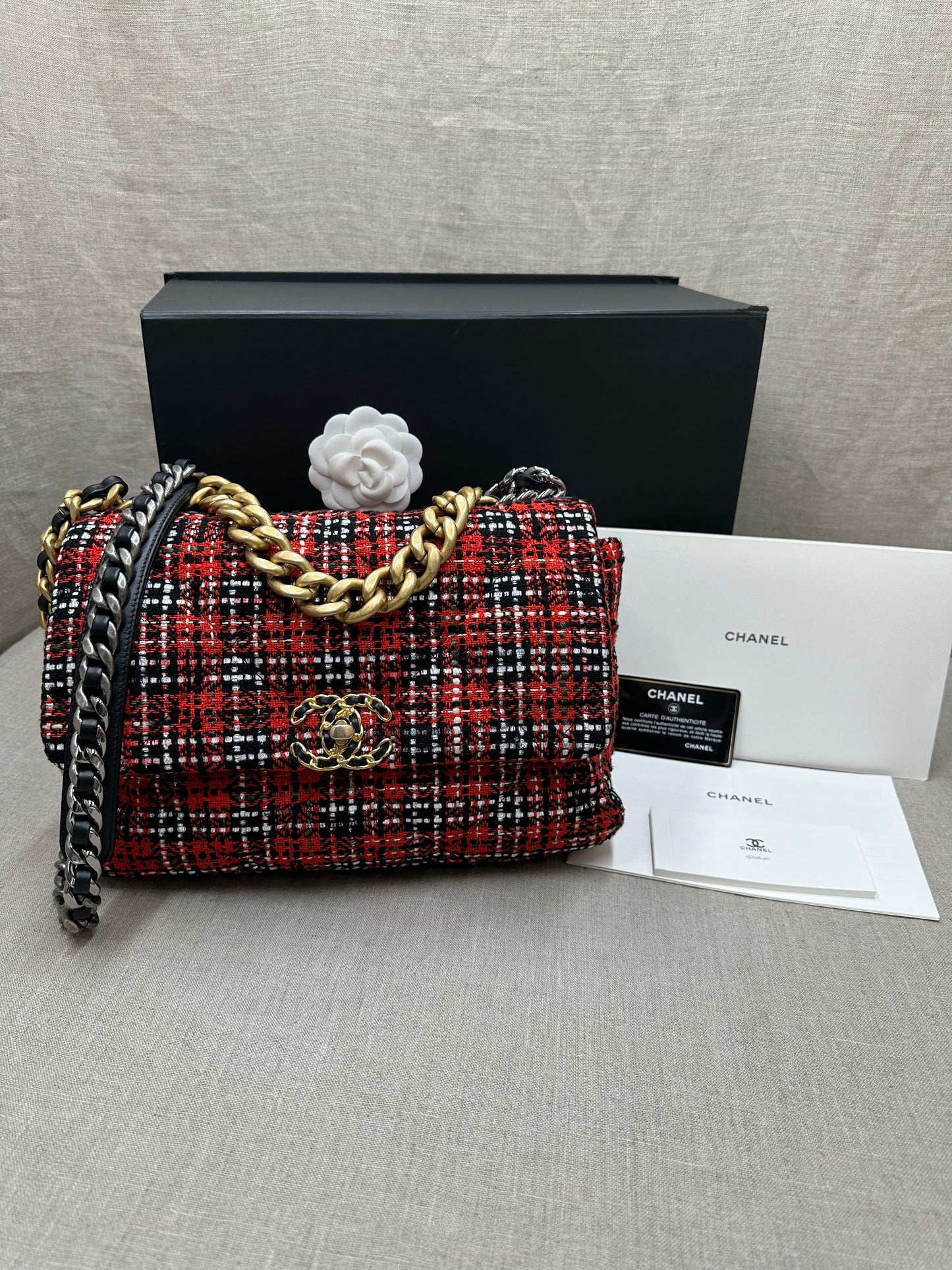Chanel Maxi 19 tweed