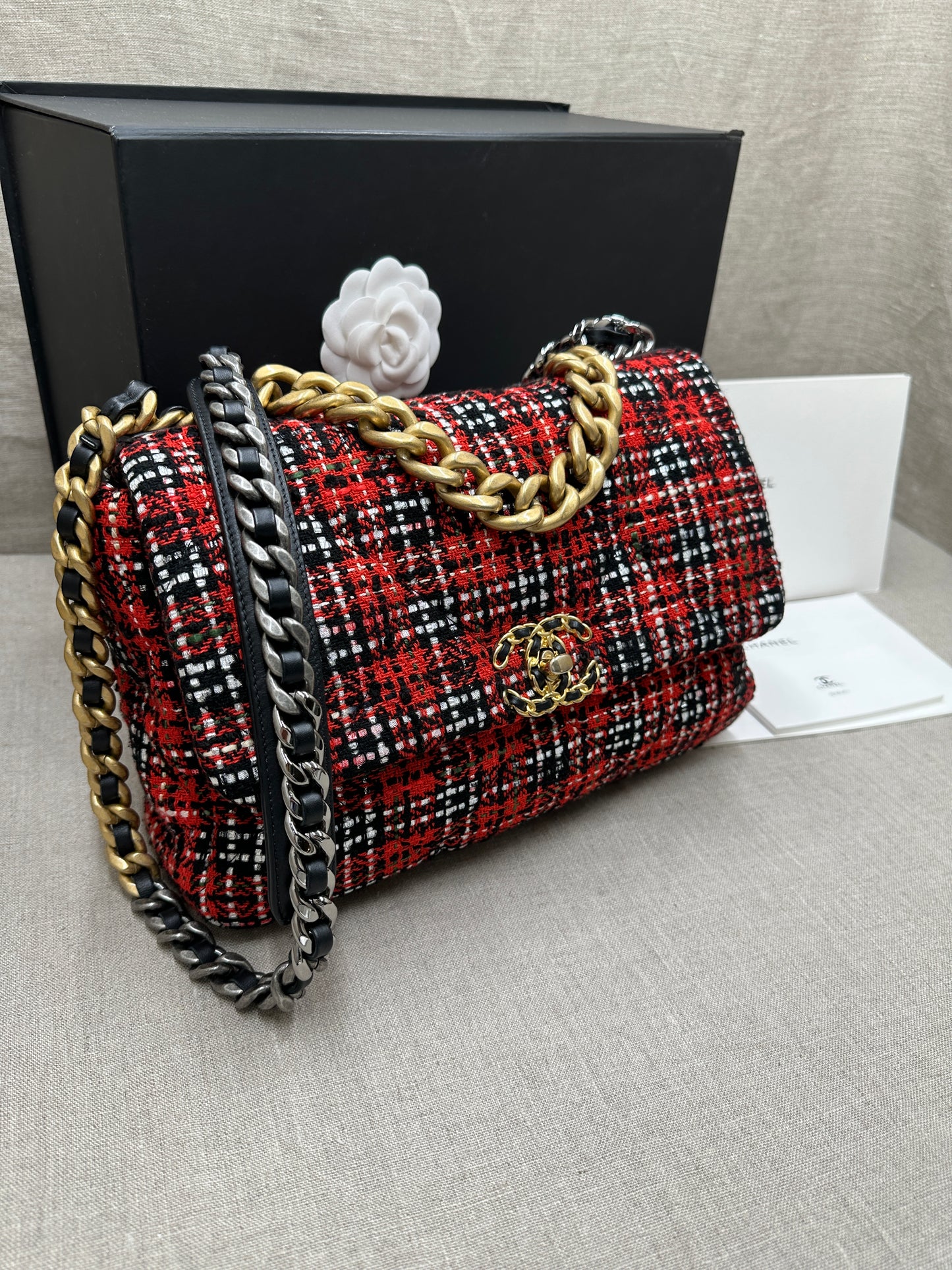Chanel Maxi 19 tweed