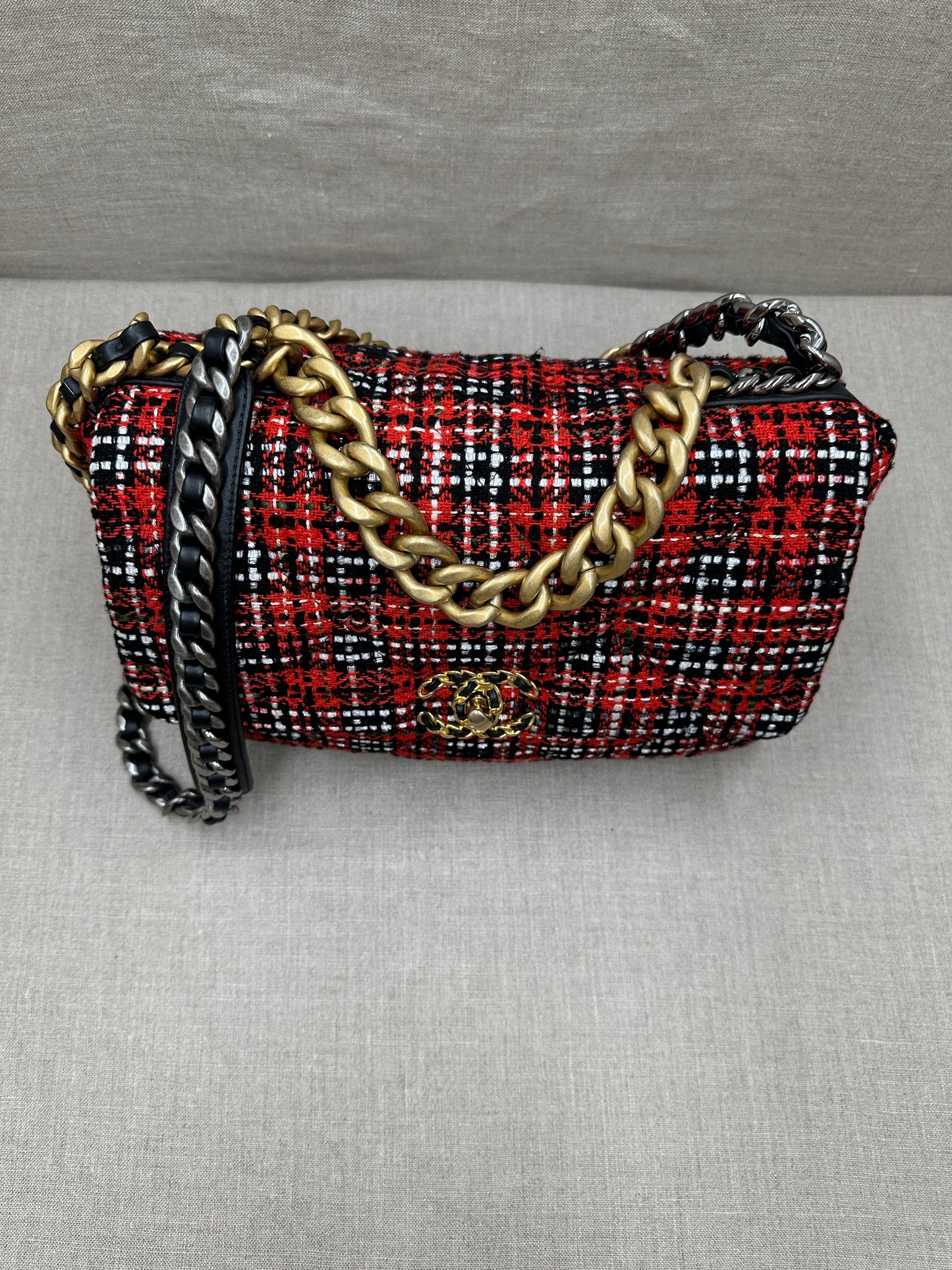 Chanel Maxi 19 tweed