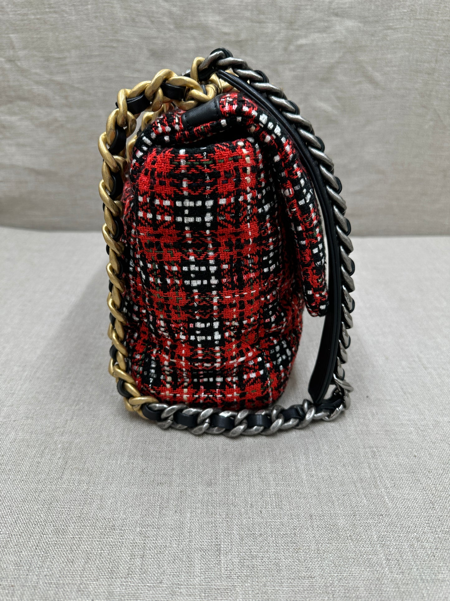 Chanel Maxi 19 tweed