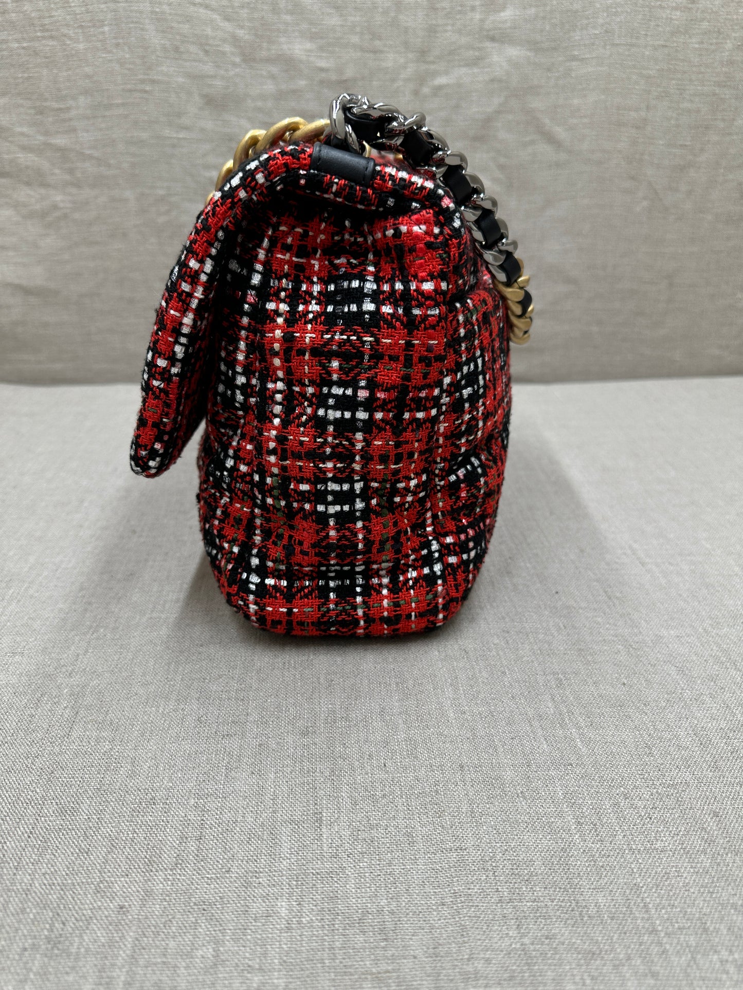 Chanel Maxi 19 tweed