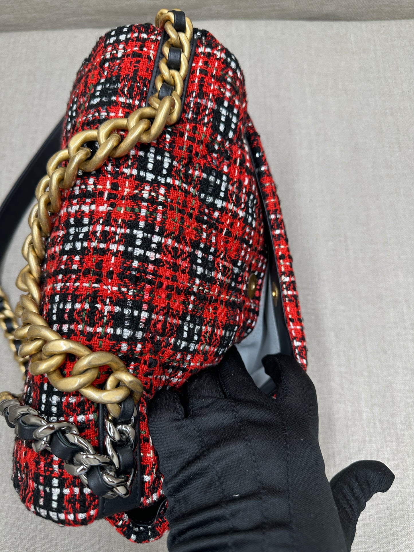 Chanel Maxi 19 tweed