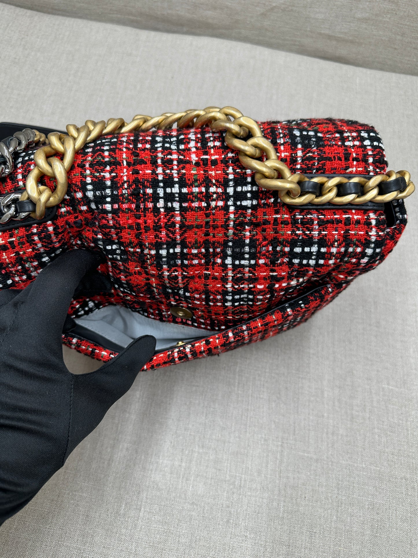 Chanel Maxi 19 tweed