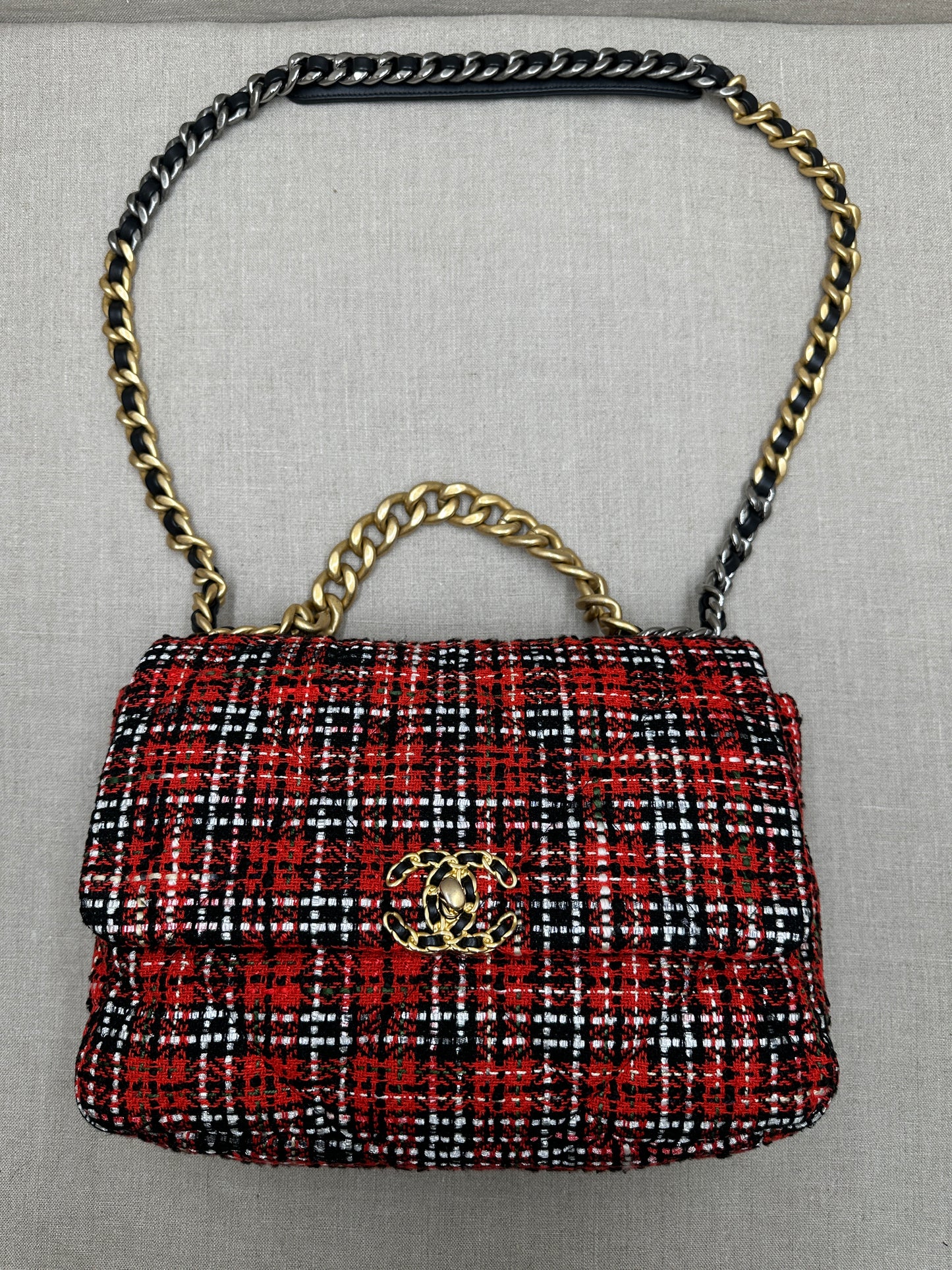 Chanel Maxi 19 tweed