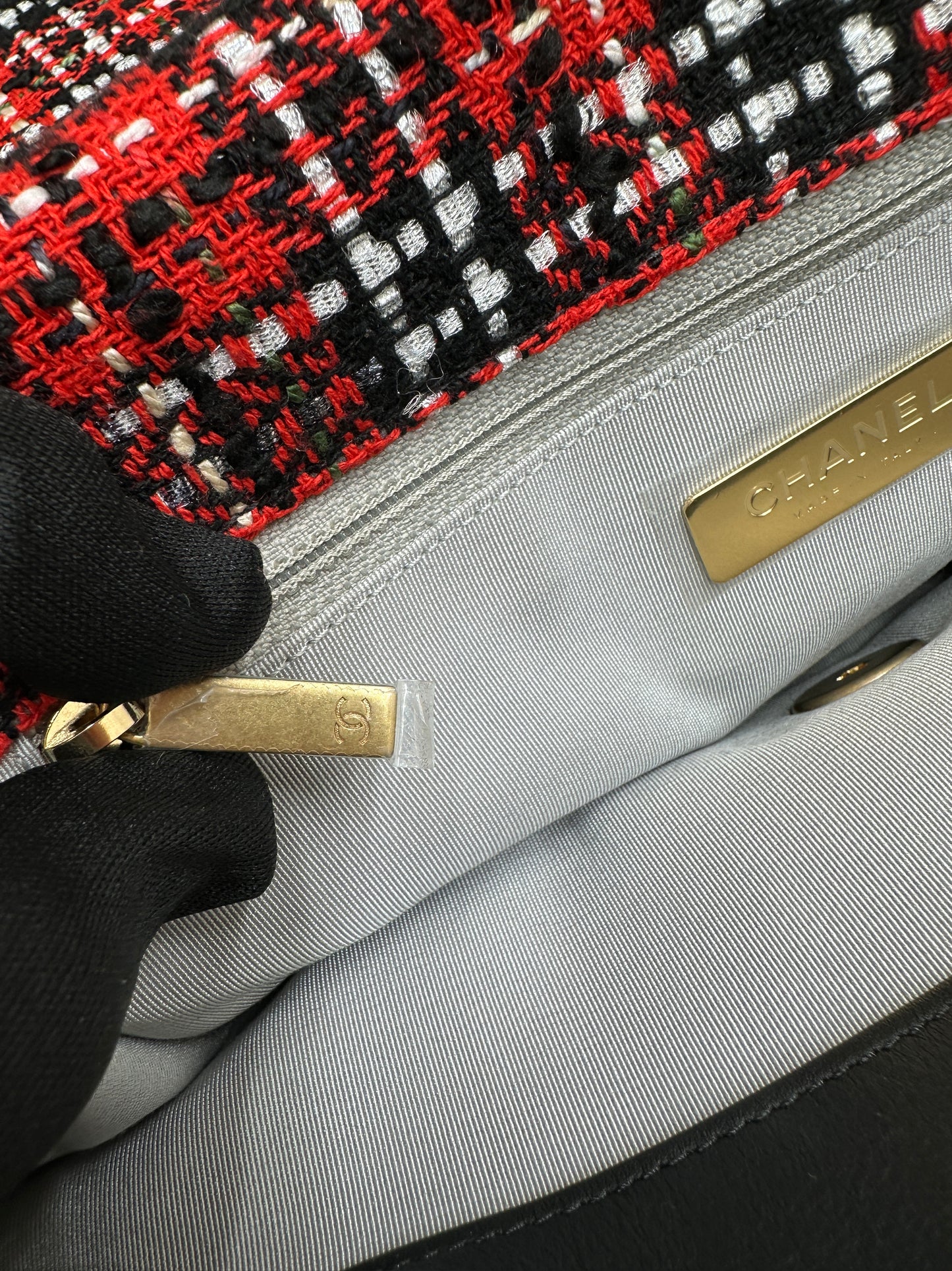 Chanel Maxi 19 tweed
