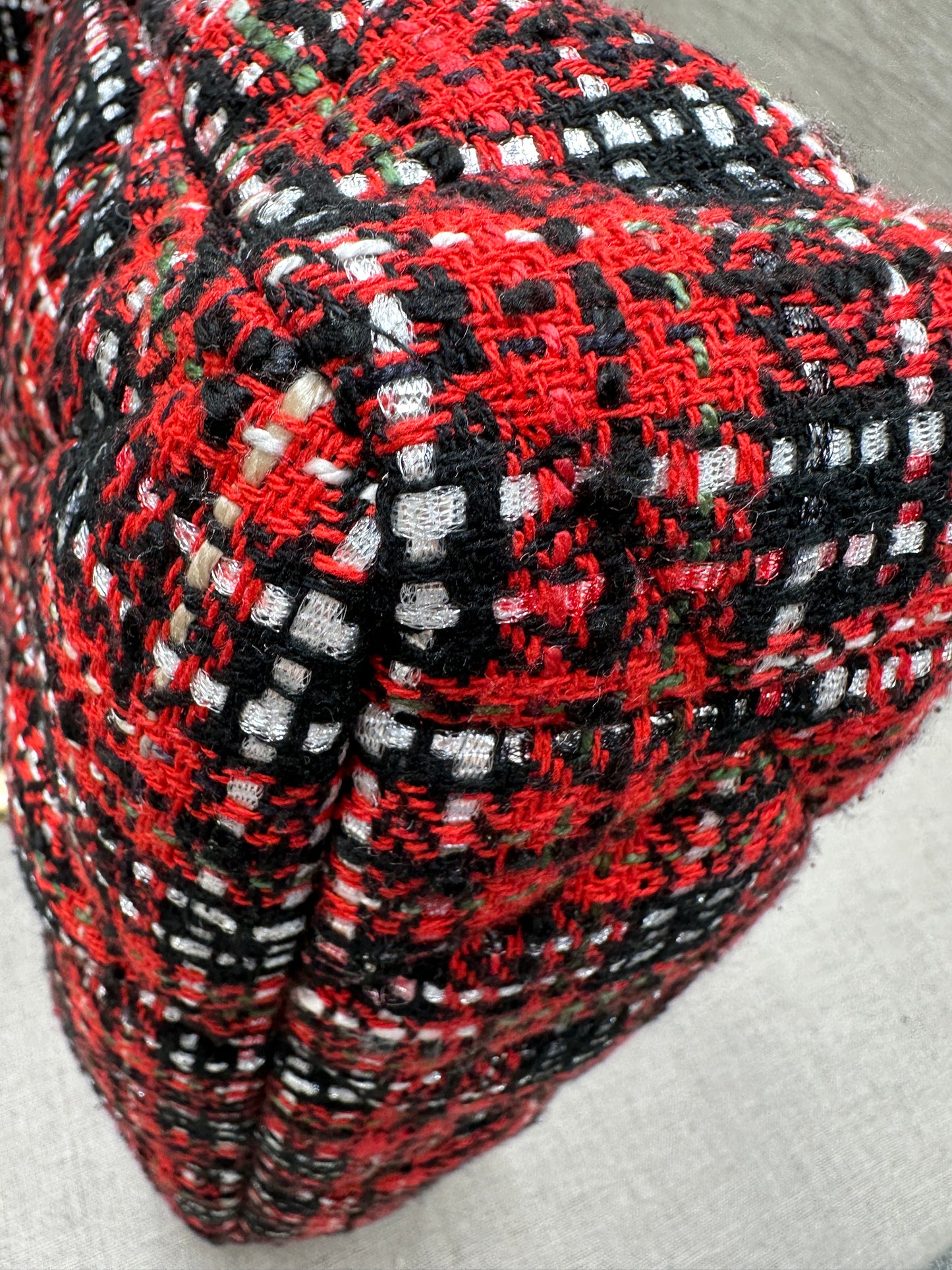 Chanel Maxi 19 tweed