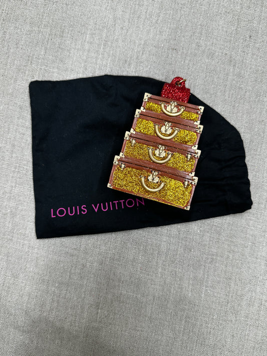 Louis Vuitton julgrans dekoration Koffertar